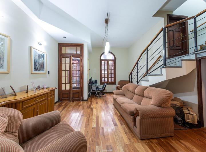 Casa · 188m² · 6 Ambientes · 1 Cochera