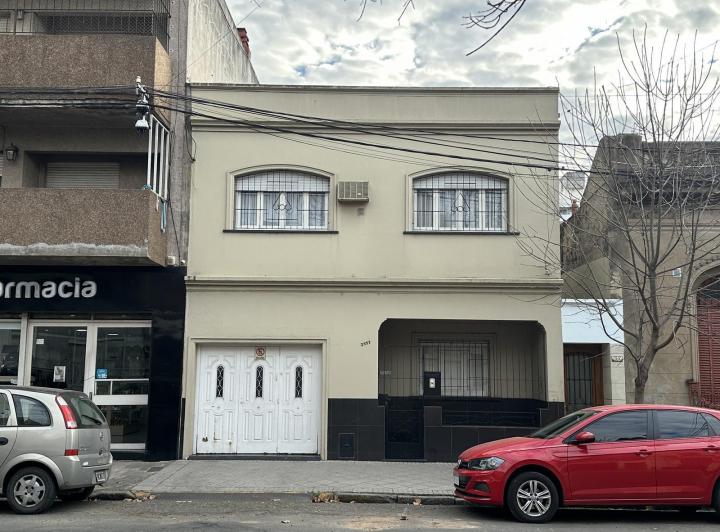 Casa · 225m² · 6 Ambientes · 1 Cochera