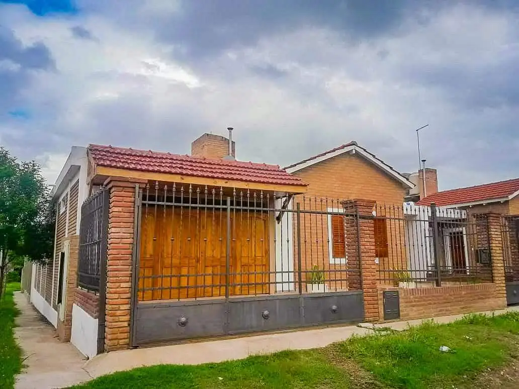 Se Vende Casa en Complejo Natania 21 Matienzo c/Renta