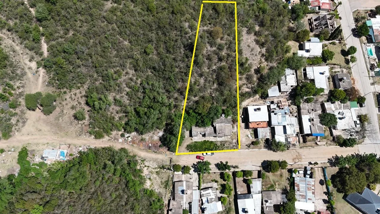 Gran Terreno de 1.737 m² con Vista a Carlos Paz – Casa a Refaccionar o Demoler