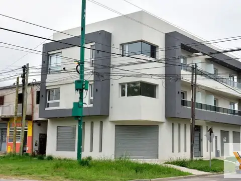 Local en Venta en Los Hornos, La Plata