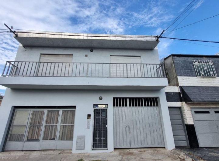 Casa · 84m² · 3 Ambientes · 2 Cocheras