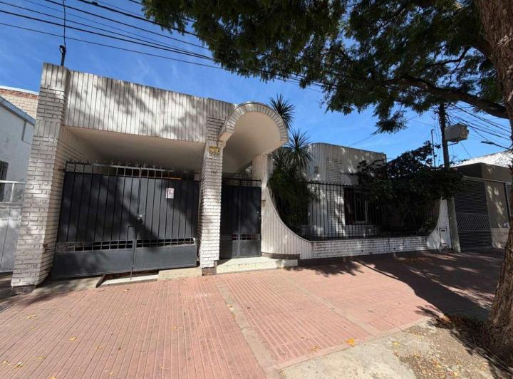 Casa · 262m² · 4 Ambientes · 1 Cochera