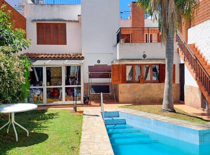 Casa · 280m² · 7 Ambientes · 1 Cochera