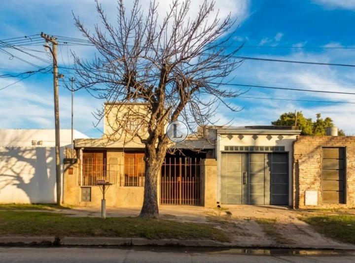 Casa · 165m² · 5 Ambientes · 3 Cocheras