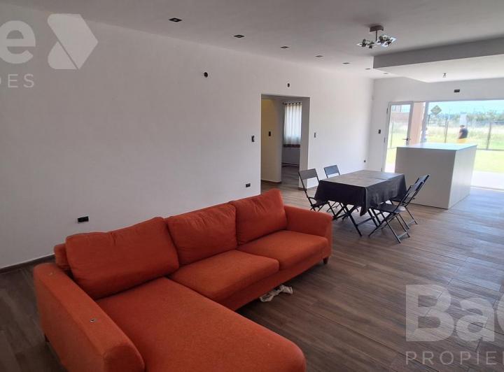 Casa · 86m² · 3 Ambientes · 1 Cochera