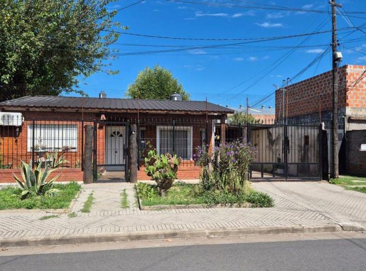 Casa · 113m² · 3 Ambientes · 2 Cocheras