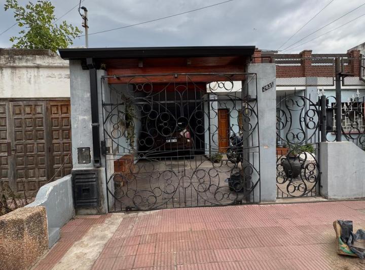 Casa · 216m² · 7 Ambientes · 1 Cochera