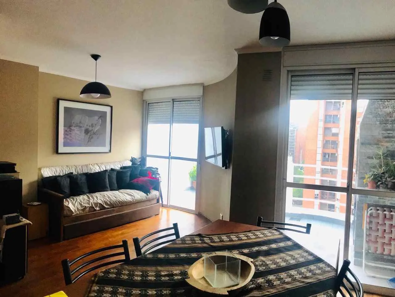 Departamento 2 dormitorios 2 balcones parrilla Ituizaingo 557