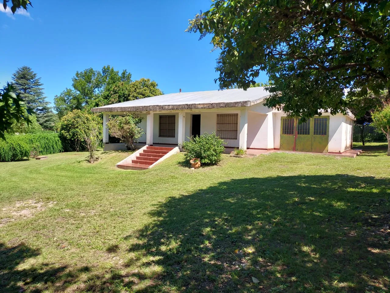 Casa a la venta en Villa Parque Siquiman. (C407)
