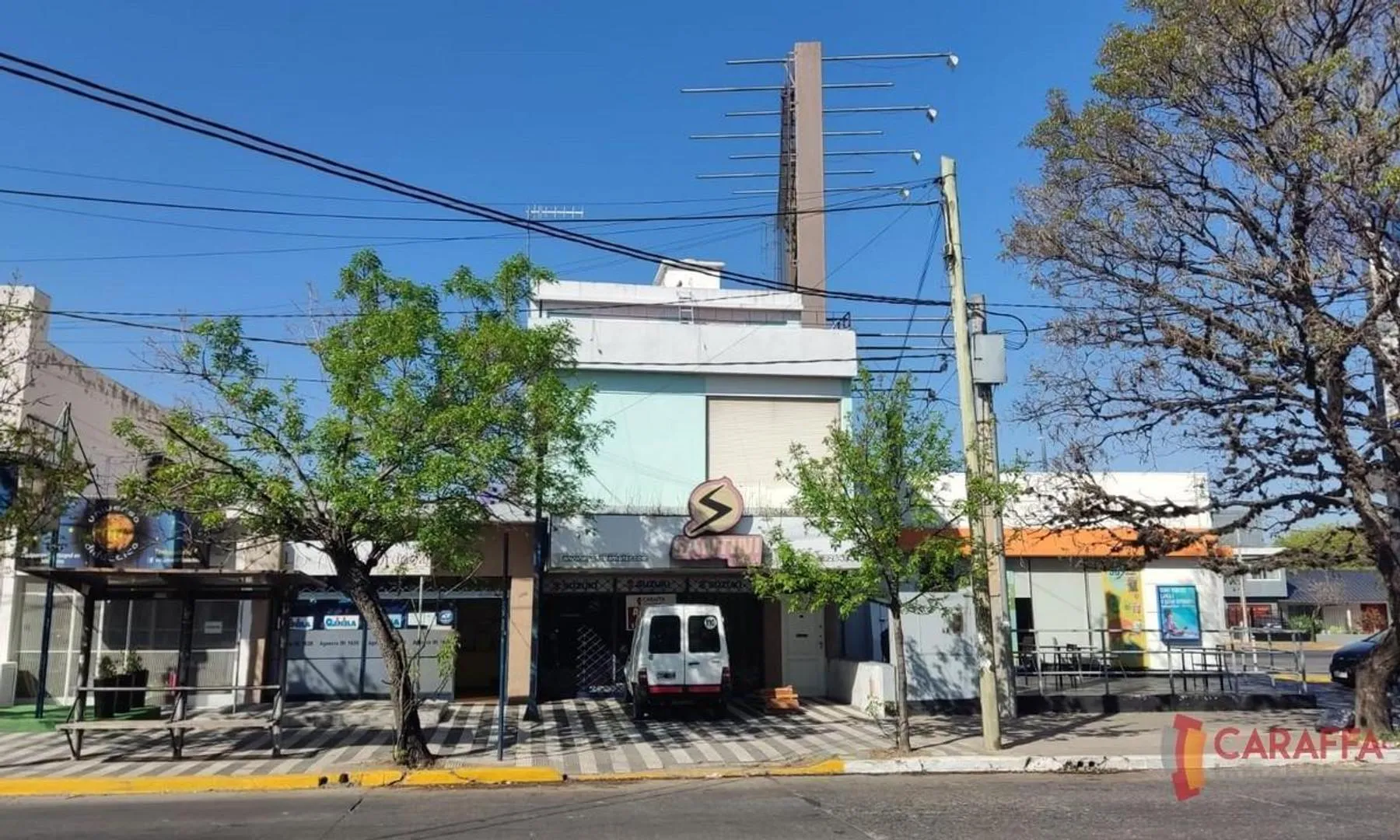 OPORTUNIDAD!!! AV- CARAFFA AL 2900 - VENTA EN BLOQUE - 3 LOCALES + DUPLEX