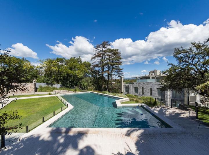Departamento · 170m² · 8 Ambientes · 1 Cochera