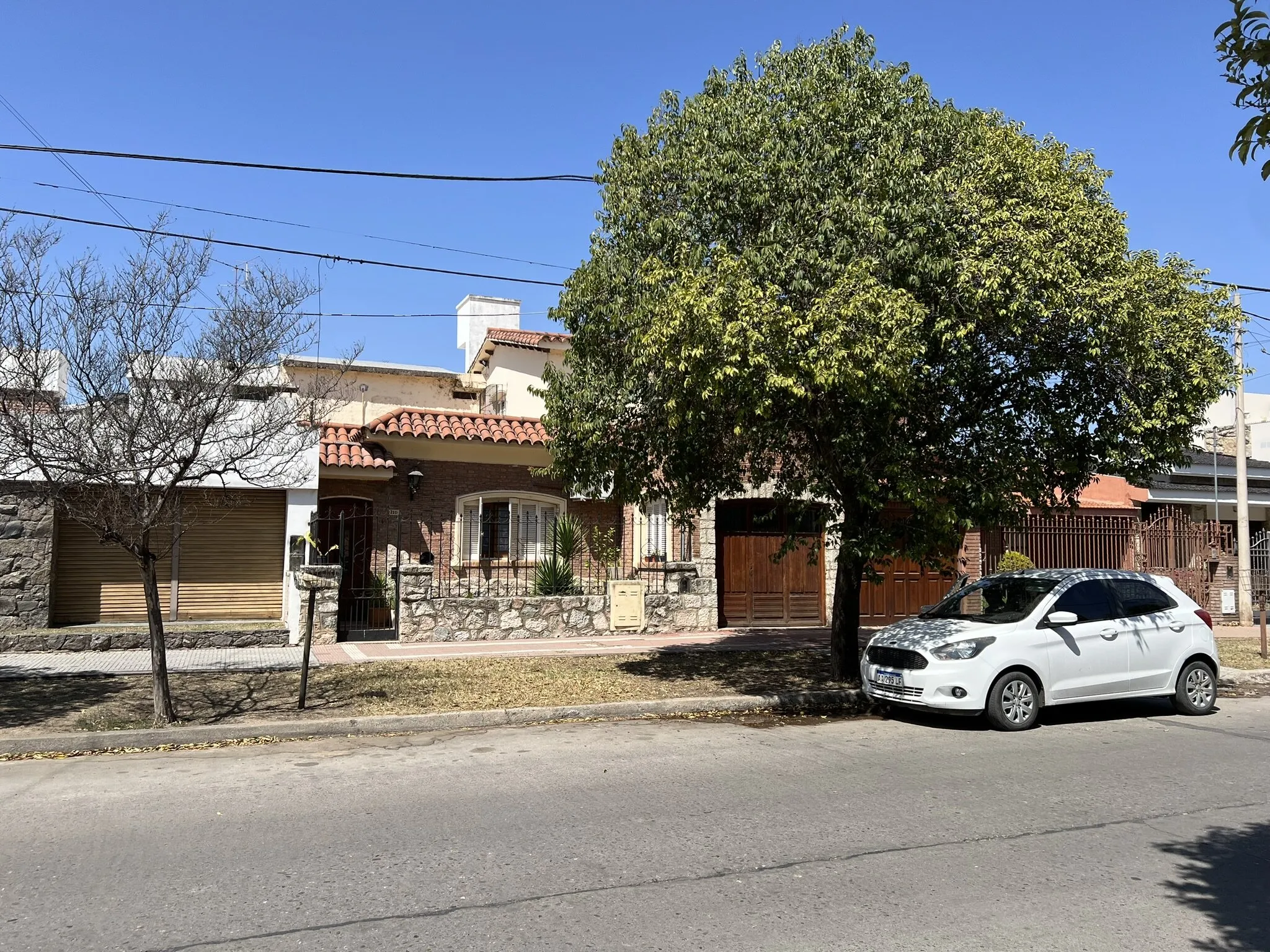 VENTA CASA POSADAS 235- B° JUNIORS