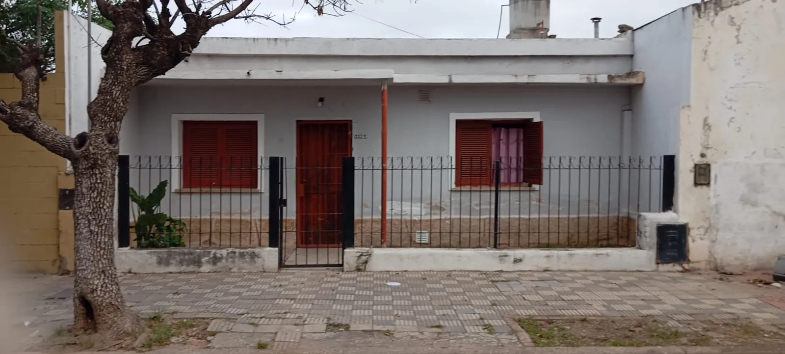 Oportunidad!!! Casa + dpto en venta Bº Colon