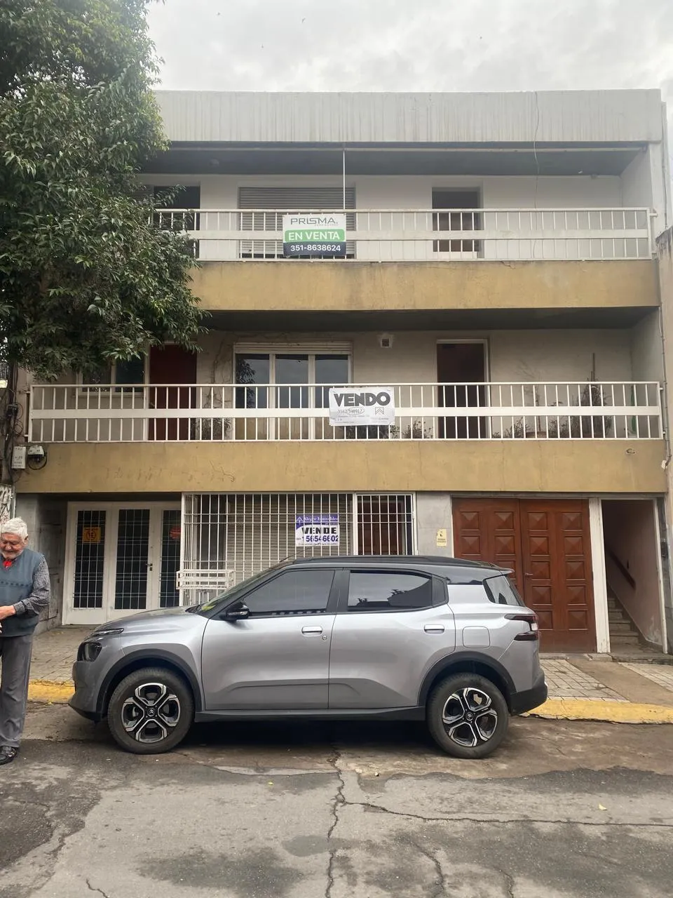 Alquilo Oficina opción de Cochera