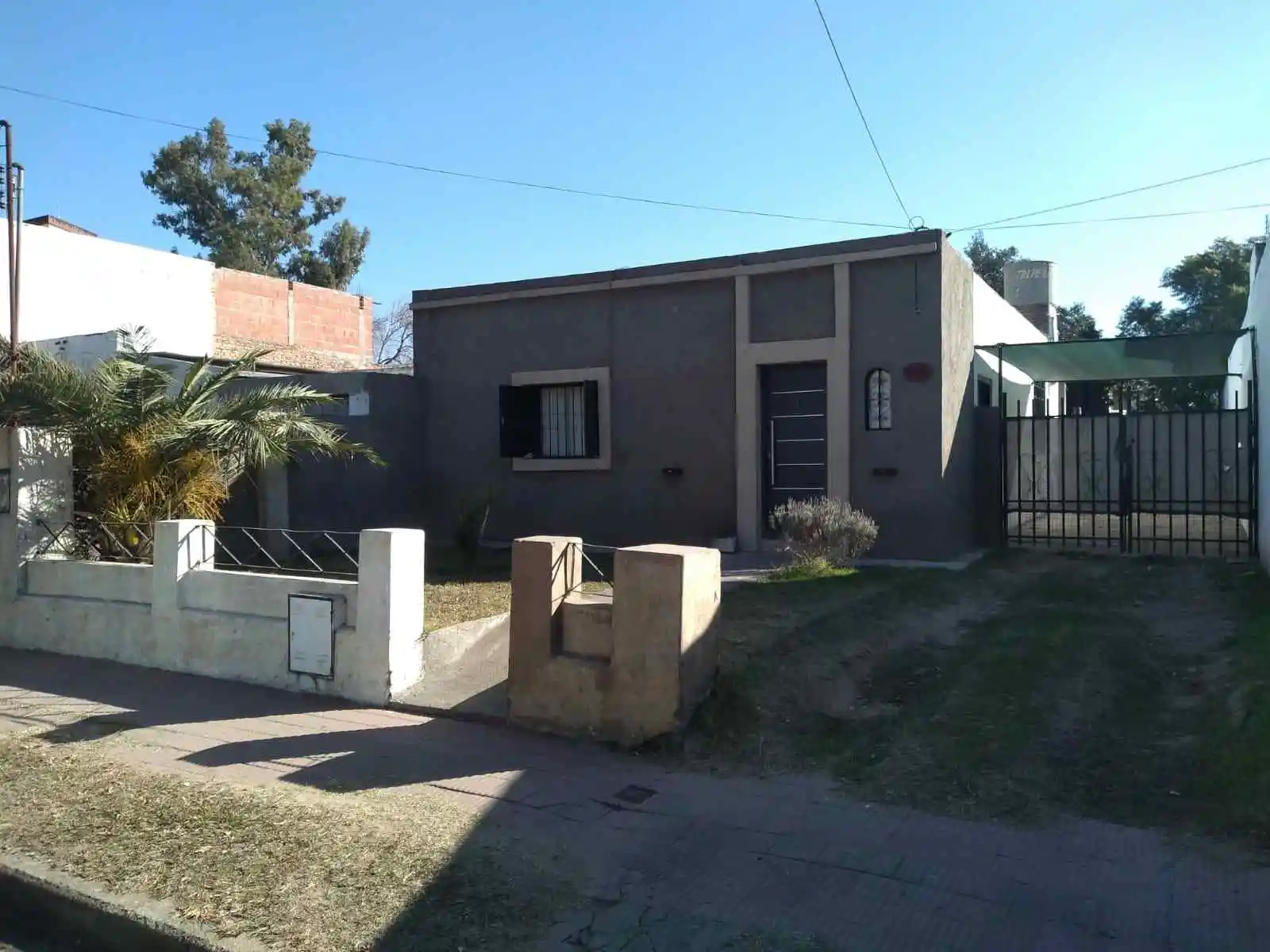 U$$51000 CASA CON MUCHO TERRENO LAS PALMAS REC AUTO EN TOTALIDAD