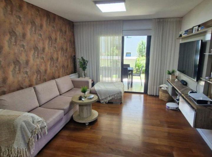 Departamento · 178m² · 6 Ambientes · 1 Cochera