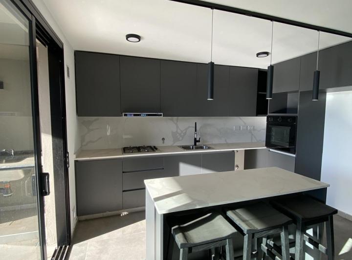 Casa · 180m² · 7 Ambientes · 2 Cocheras