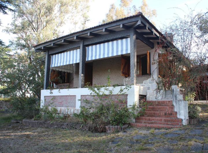 Casa · 250m² · 8 Ambientes · 2 Cocheras