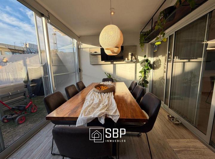 Casa · 148m² · 5 Ambientes · 2 Cocheras
