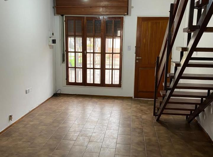 Casa · 53m² · 4 Ambientes · 1 Cochera