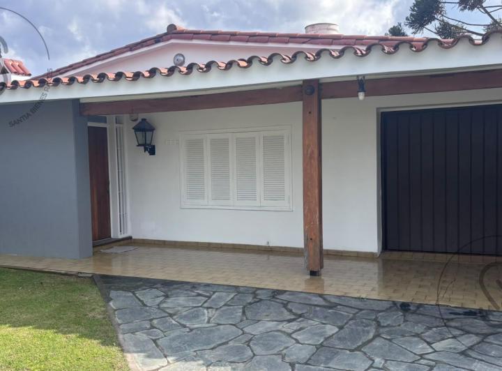 Casa · 246m² · 10 Ambientes · 1 Cochera