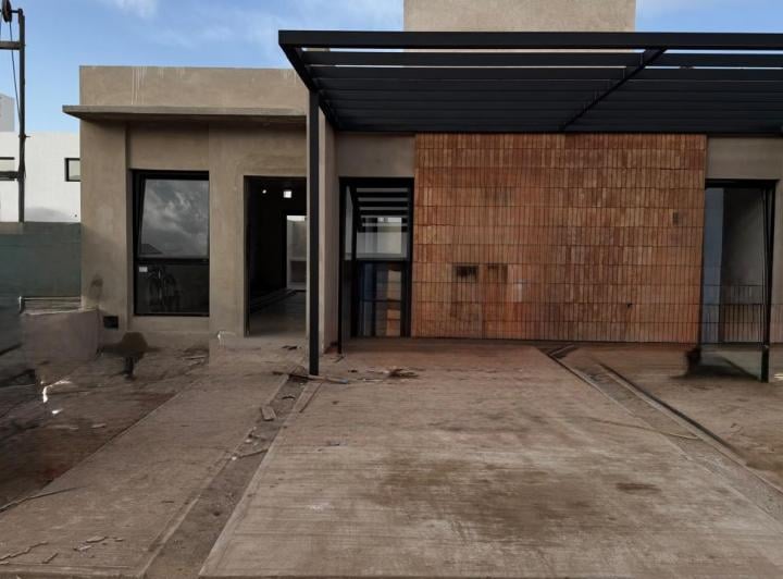 Casa · 70m² · 5 Ambientes · 2 Cocheras