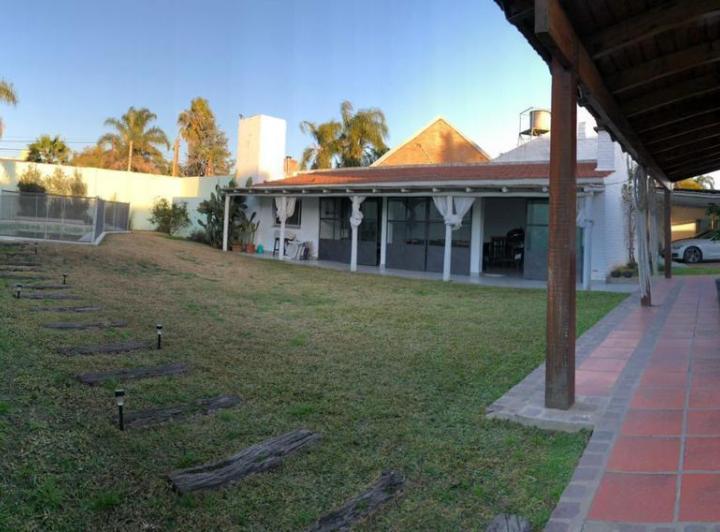 Casa · 400m² · 8 Ambientes