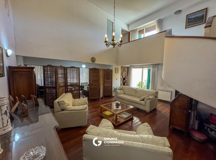 Casa · 268m² · 4 Ambientes · 1 Cochera