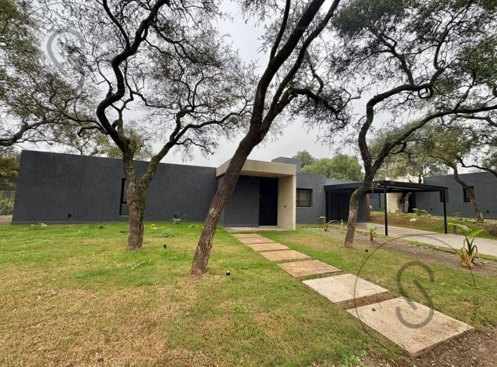 Casa · 205m² · 3 Ambientes
