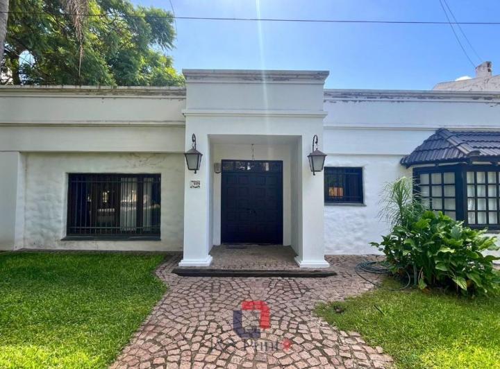 Casa · 200m² · 4 Ambientes · 1 Cochera