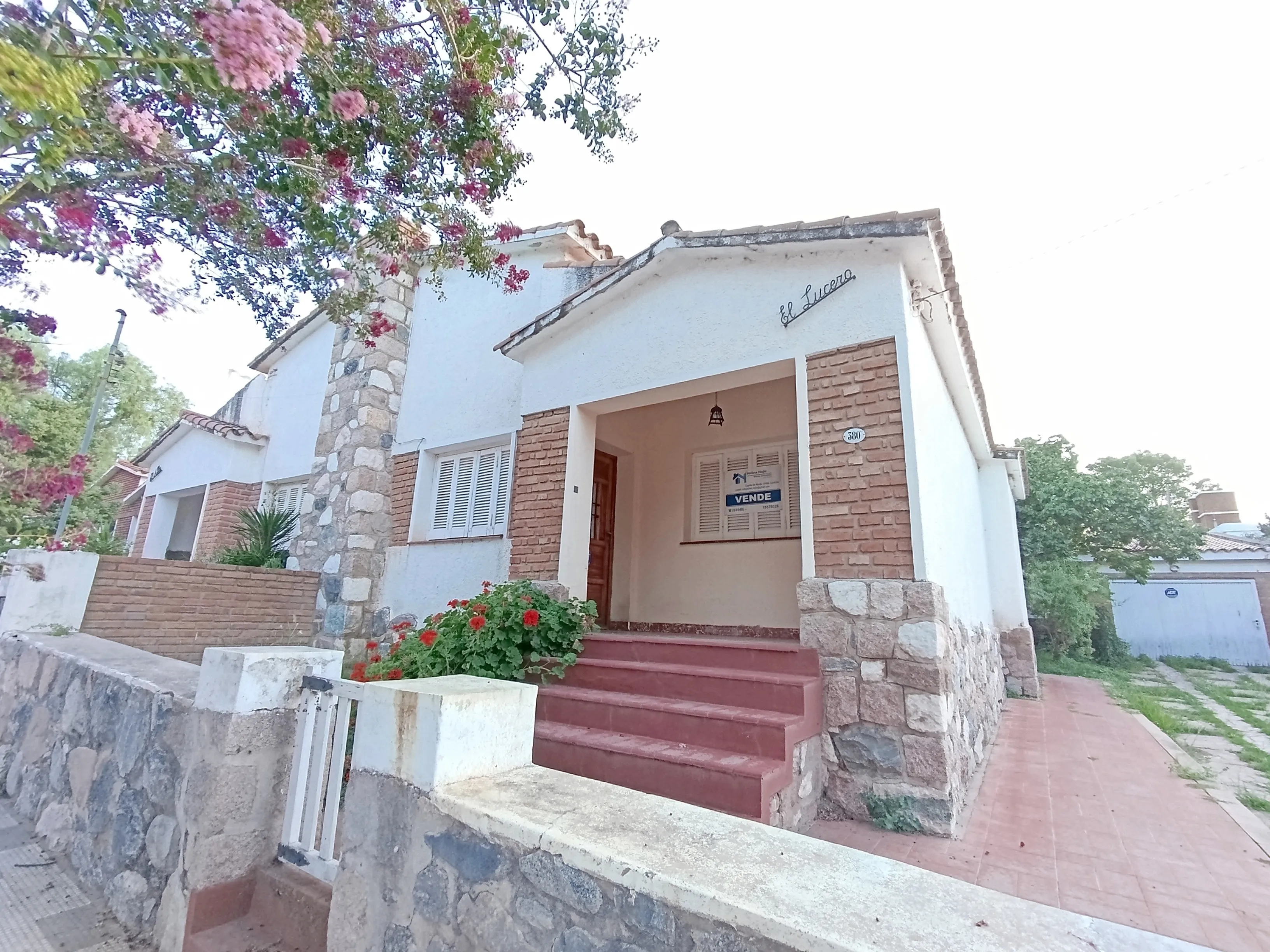 CAPILLA DEL MONTE: OPORTUNIDAD! CASA + DEPARTAMENTO EN VENTA!