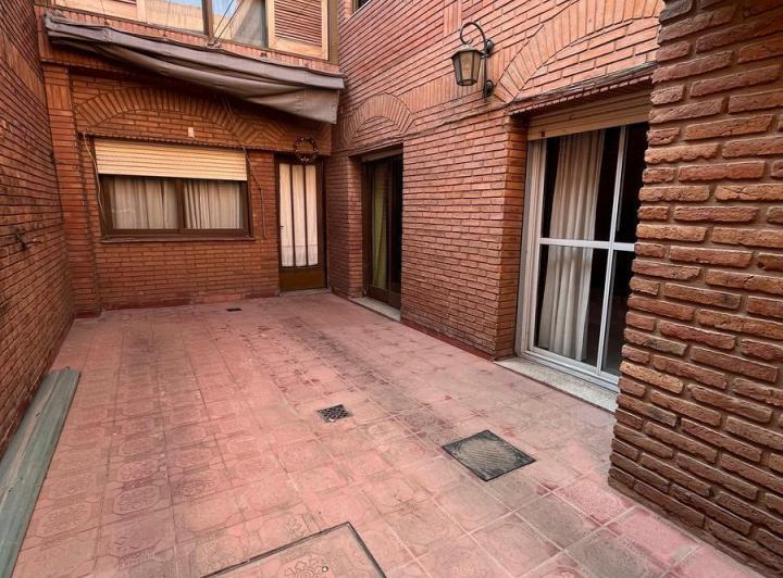 Casa · 190m² · 12 Ambientes · 2 Cocheras