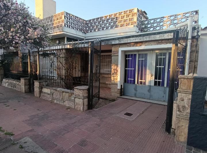 Casa · 162m² · 4 Ambientes · 1 Cochera