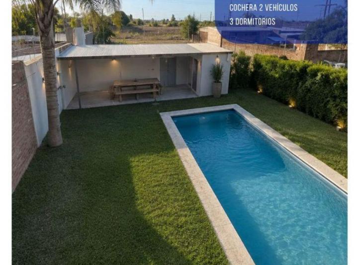 Casa · 216m² · 3 Ambientes · 2 Cocheras