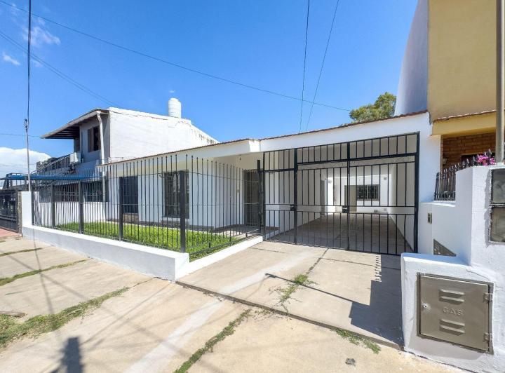 Casa · 271m² · 7 Ambientes · 2 Cocheras