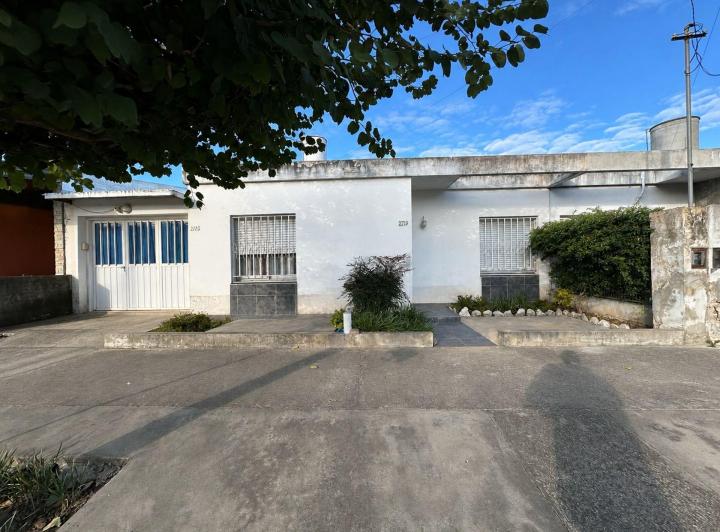 Casa · 130m² · 5 Ambientes · 2 Cocheras