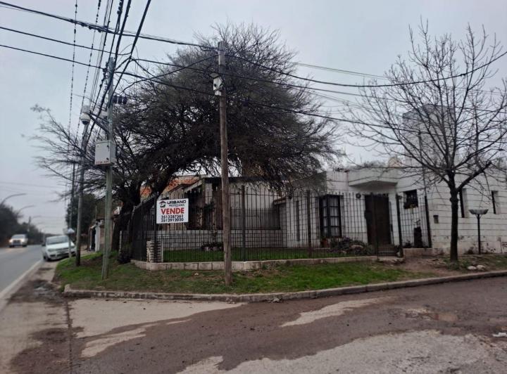 Casa · 110m² · 4 Ambientes · 1 Cochera