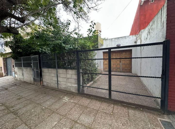 Casa · 160m² · 8 Ambientes · 4 Cocheras