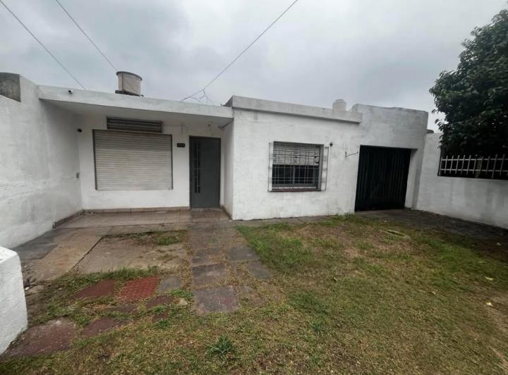 Casa · 120m² · 4 Ambientes · 3 Cocheras