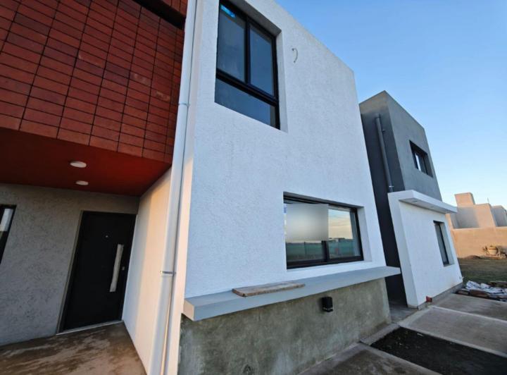 Casa · 82m² · 5 Ambientes