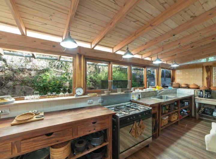 Casa · 250m² · 7 Ambientes · 2 Cocheras