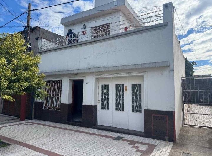 Casa · 111m² · 3 Ambientes · 1 Cochera