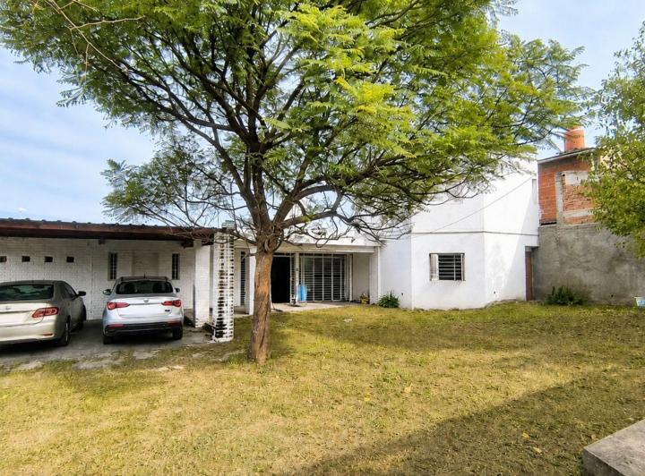Casa · 207m² · 6 Ambientes · 2 Cocheras