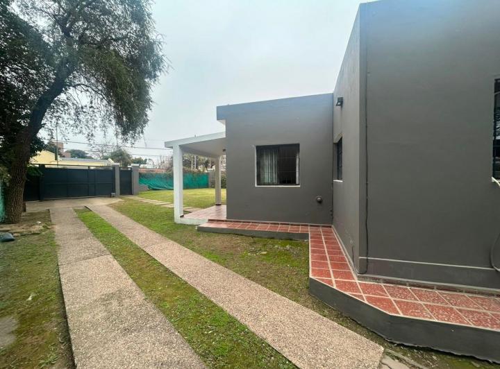 Casa · 253m² · 6 Ambientes · 2 Cocheras