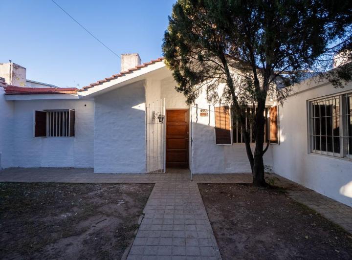 Casa · 114m² · 4 Ambientes · 1 Cochera