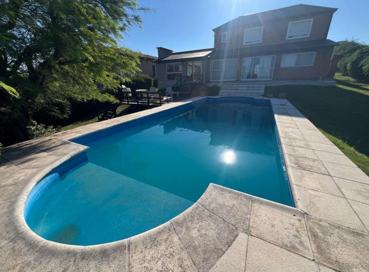 Casa · 353m² · 3 Dormitorios · 2 Cocheras