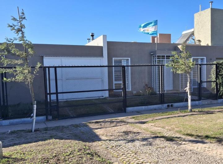 Casa · 105m² · 3 Ambientes · 2 Cocheras