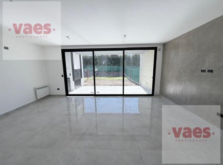Casa · 150m² · 5 Ambientes · 2 Cocheras