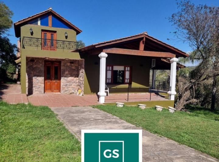 Casa · 300m² · 6 Ambientes · 2 Cocheras